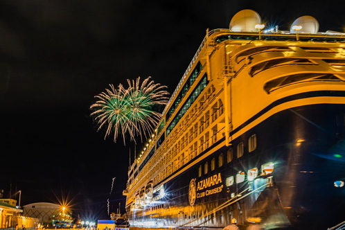 夕方・夜の出港時、花火を打ち上げます。Regular fireworks are launched for evening/night departures (Sept. 16, 2019)