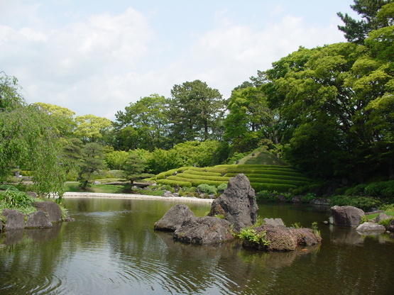 紅葉山庭園：池.JPG